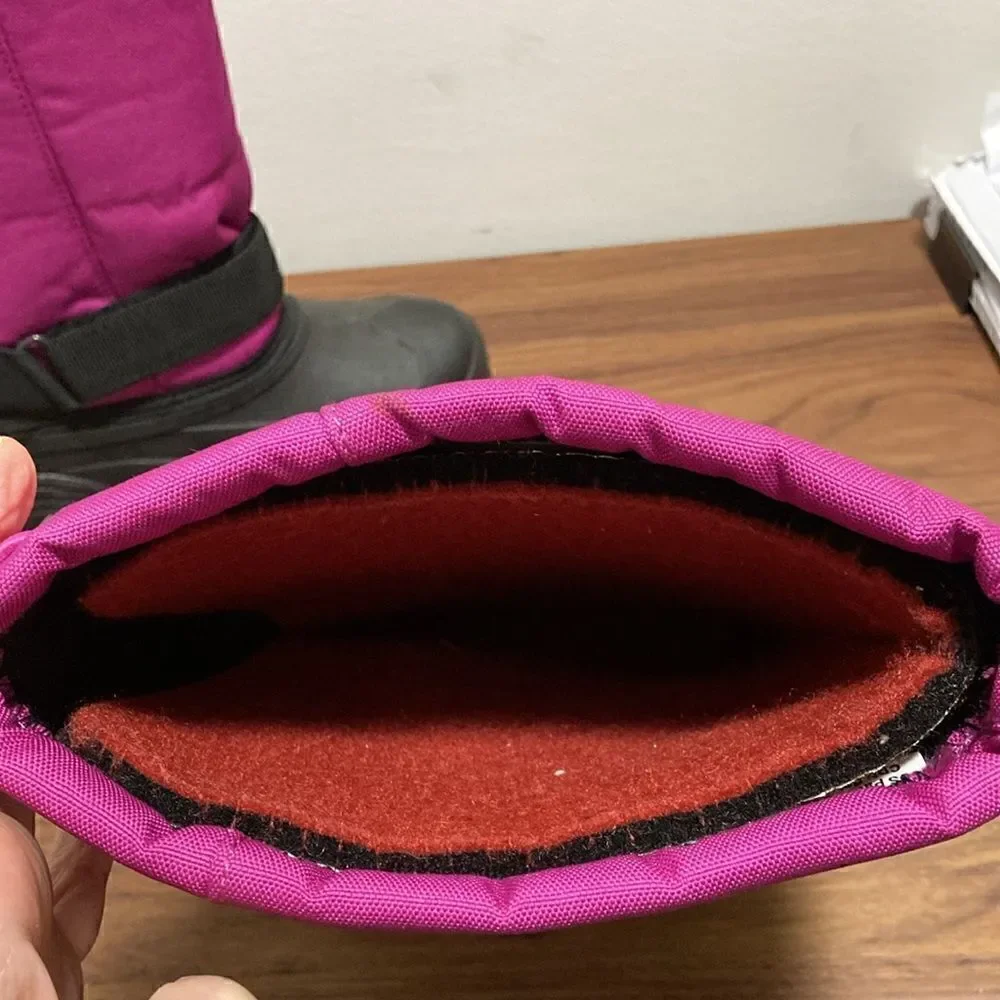 Kamik Women’s Rocket Waterproof Snow Boot. Magenta/Black. Size 6M